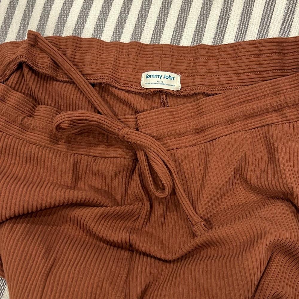 Tommy John chocolate brown lounge SET. this includes the long sleeve & pants